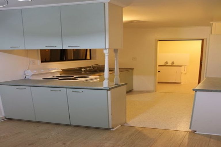 Photo of property in 13 Lyren Place, Half Moon Bay, Auckland, 2012