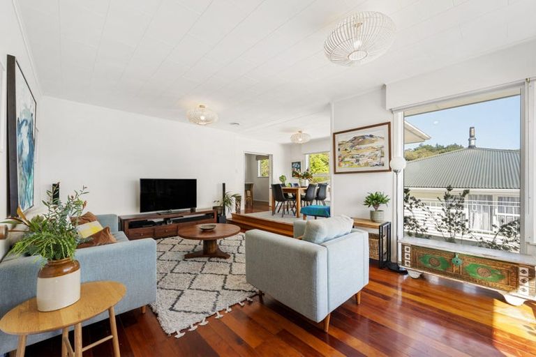 Photo of property in 15 Witham Street, Island Bay, Wellington, 6023