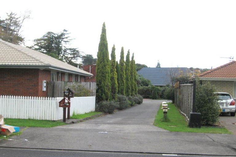 Photo of property in 2/27 Headcorn Place, Botany Downs, Auckland, 2010