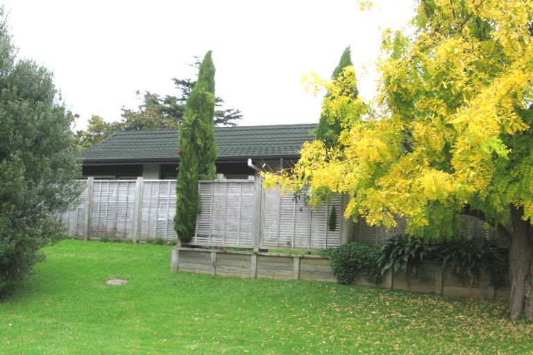 Photo of property in 13 Ganymede Place, Half Moon Bay, Auckland, 2012