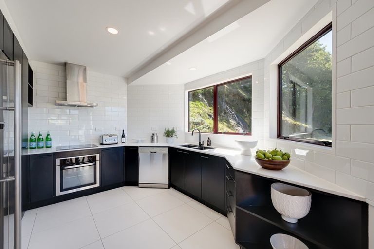 Photo of property in 12 Greenstone Place, Fernhill, Queenstown, 9300