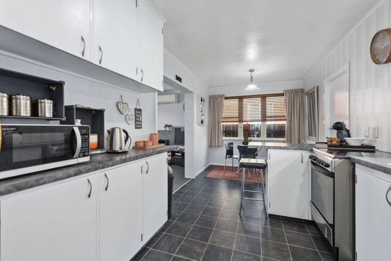 Photo of property in 41 Totara Park Road, Clouston Park, Upper Hutt, 5018