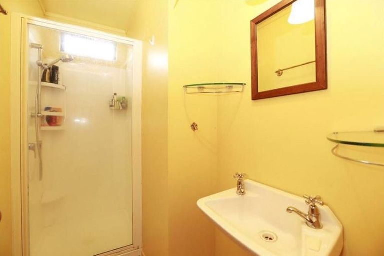 Photo of property in 1a Page Place, Hamilton East, Hamilton, 3216