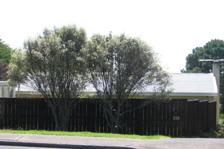 Photo of property in 1/111 Carlisle Road, Torbay, Auckland, 0632