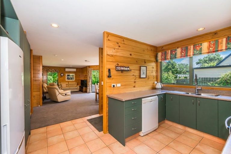 Photo of property in 9 Hurworth Grove, Waikanae, 5036
