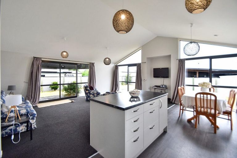 Photo of property in 22 Rhoboro Road, Twizel, 7901