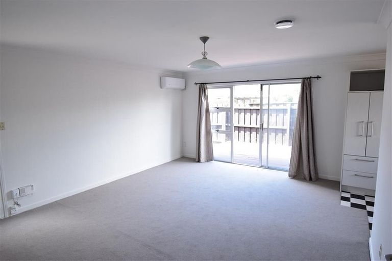 Photo of property in 2/44 Latham Avenue, Pakuranga, Auckland, 2010