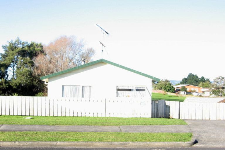 Photo of property in 20 Southview Place, Wattle Downs, Auckland, 2102