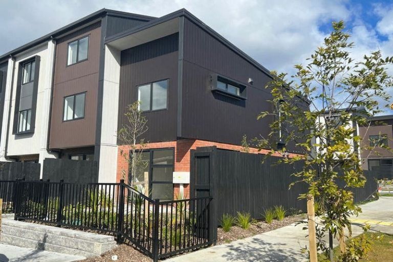 Photo of property in 84 Selo Street, Glen Eden, Auckland, 0602