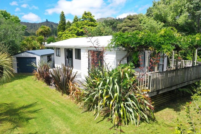 Photo of property in 10 Stingray Crescent, Whiritoa, Whangamata, 3691