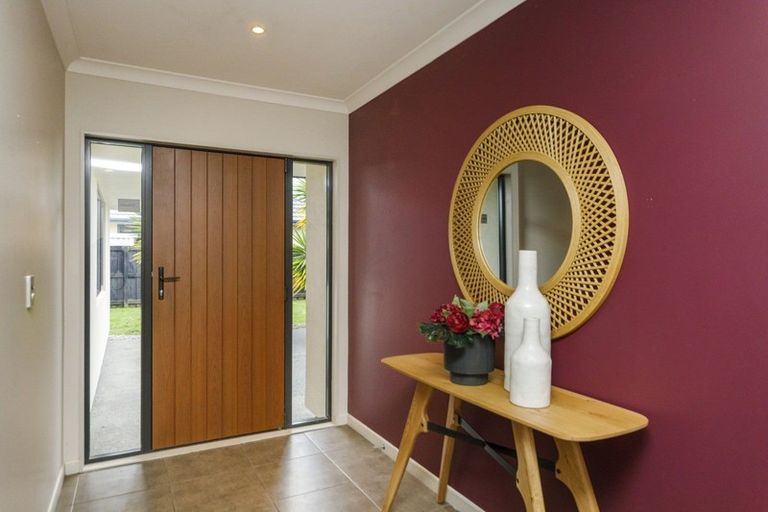 Photo of property in 5 Boronia Court, Milson, Palmerston North, 4414