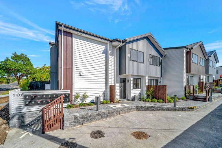 Photo of property in 18/106 Triangle Road, Massey, Auckland, 0614