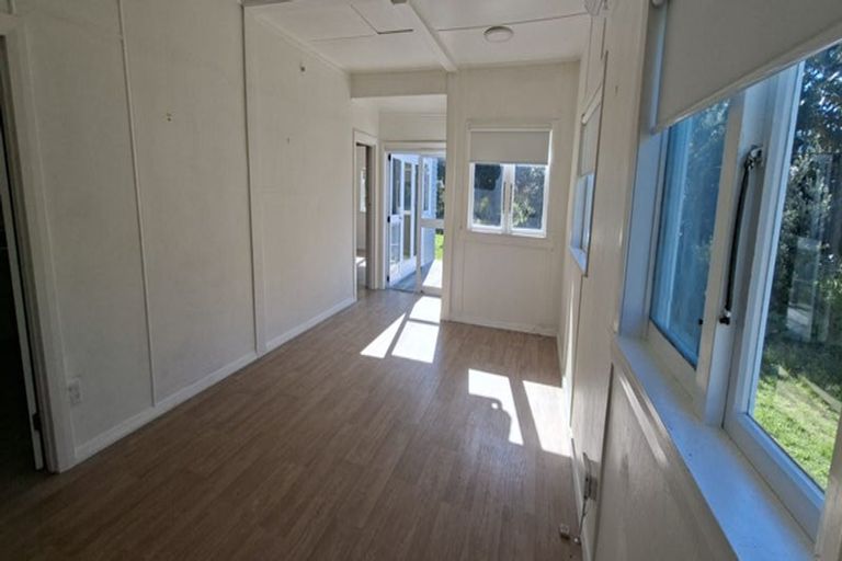 Photo of property in 21 Manuka Street, Otaki Beach, Otaki, 5512