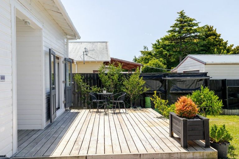 Photo of property in 43 Wood Street, Takaro, Palmerston North, 4410