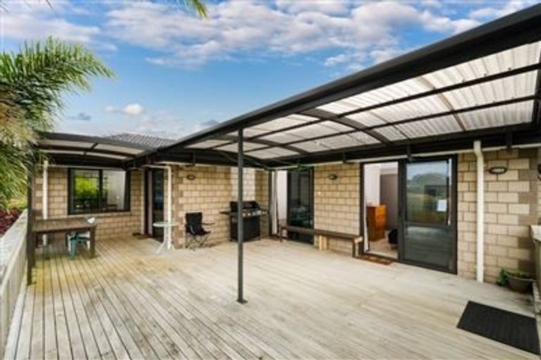 Photo of property in 22 Jezero Drive, Massey, Auckland, 0614