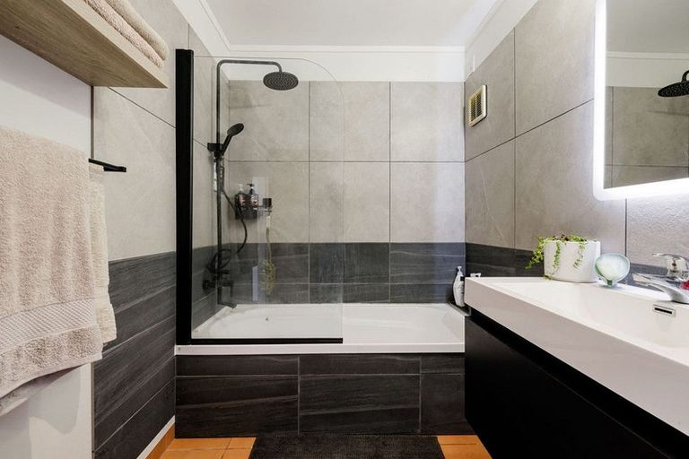 Photo of property in 50b Williams Street, Cambridge, 3434