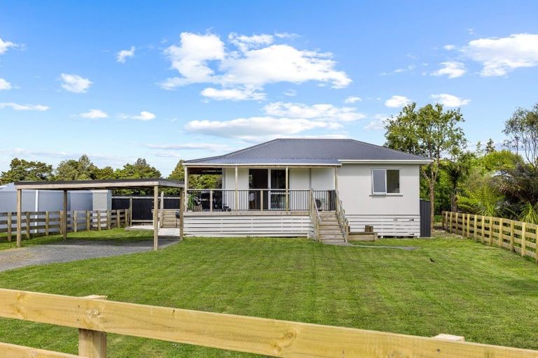 Photo of property in 972 Kahikatea Flat Road, Waitoki, 0871