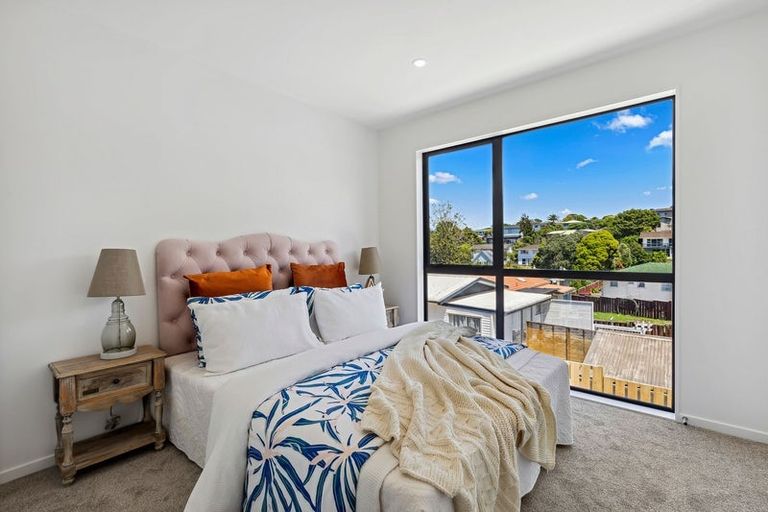 Photo of property in 8d Datura Place, Sunnynook, Auckland, 0620