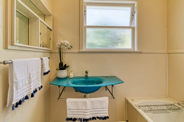 Photo of property in 52 Oldham Avenue, Onekawa, Napier, 4110