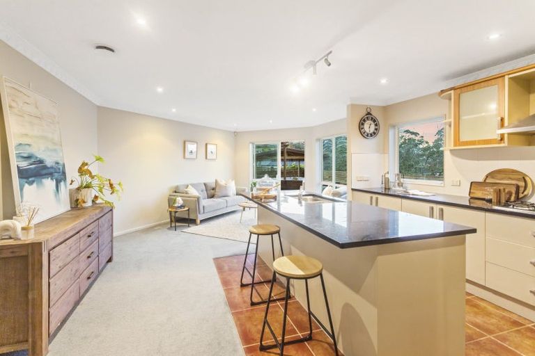 Photo of property in 41 Sapperton Drive, Henderson, Auckland, 0612