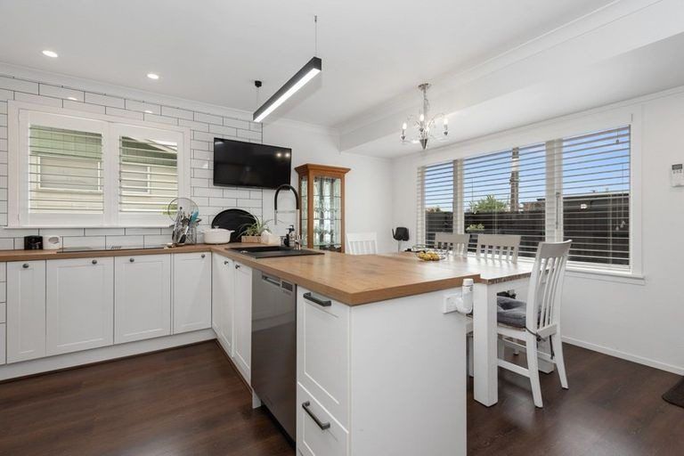 Photo of property in 200 Sandwich Road, St Andrews, Hamilton, 3200