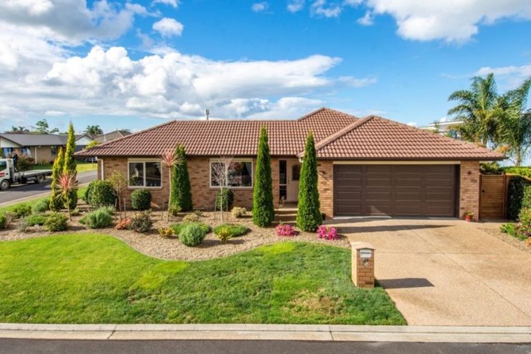 Photo of property in 22 Oakwood Way, Papamoa Beach, Papamoa, 3118