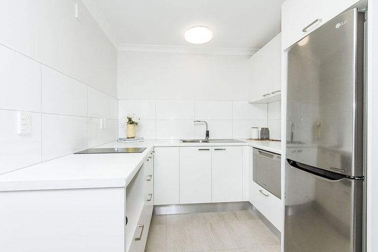 Photo of property in 1/2 Ocean View Road, Milford, Auckland, 0620