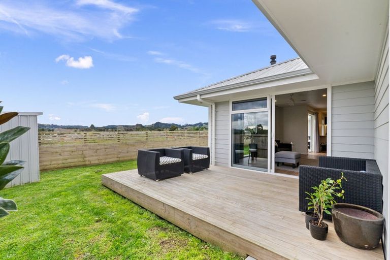 Photo of property in 23a Crepe Myrtle Street, Glenbervie, 0173