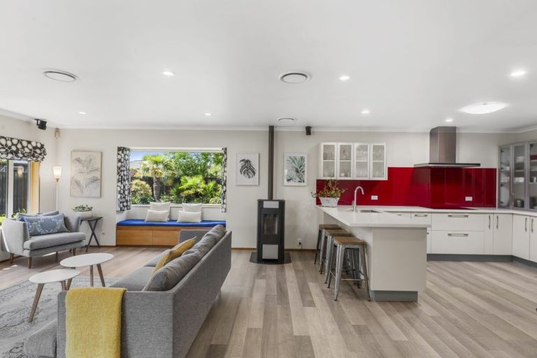 Photo of property in 15 Wardour Mews, Avonhead, Christchurch, 8042