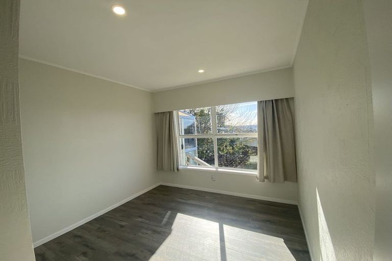 Photo of property in 1/60 Bruce Road, Glenfield, Auckland, 0629