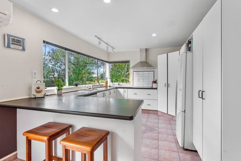 Photo of property in 1 Hadleigh Court, Paraparaumu, 5032