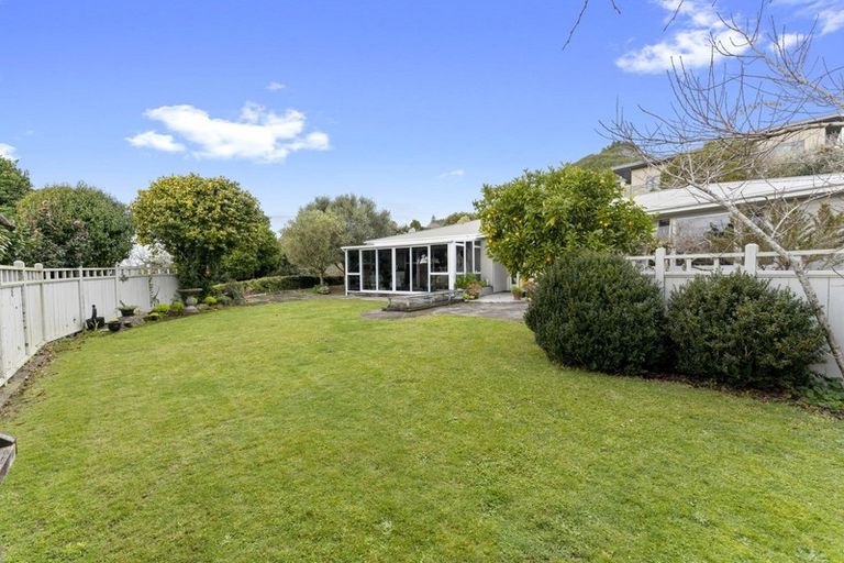 Photo of property in 335f Devon Street West, New Plymouth, 4310