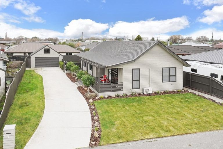 Photo of property in 4 Burnridge Place, Belfast, Christchurch, 8051