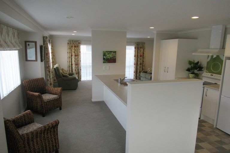 Photo of property in Trackside Villas, 91/2 Mako Mako Road, Levin, 5510