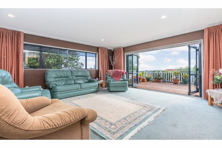 Photo of property in 15c Rishworth Avenue, Stanmore Bay, Whangaparaoa, 0932