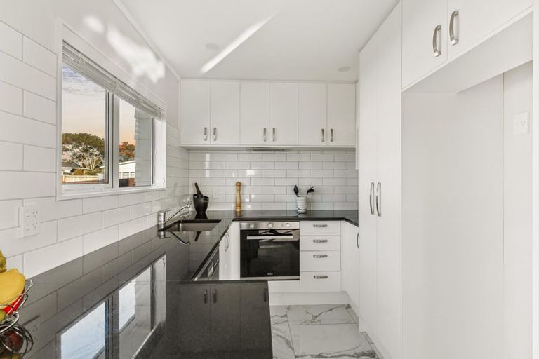 Photo of property in 26 Hinerau Street, Henderson, Auckland, 0612