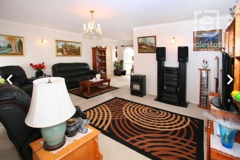 Photo of property in 11 Glenmore Road, Sunnyhills, Auckland, 2010
