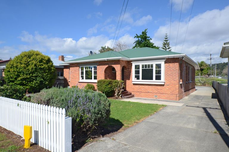 Photo of property in 5 Henry Street, Ebdentown, Upper Hutt, 5018