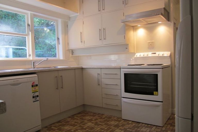 Photo of property in 1 Kohima Drive, Khandallah, Wellington, 6035