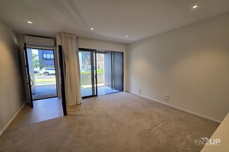Photo of property in 39 Rangihina Road, Hobsonville, Auckland, 0616