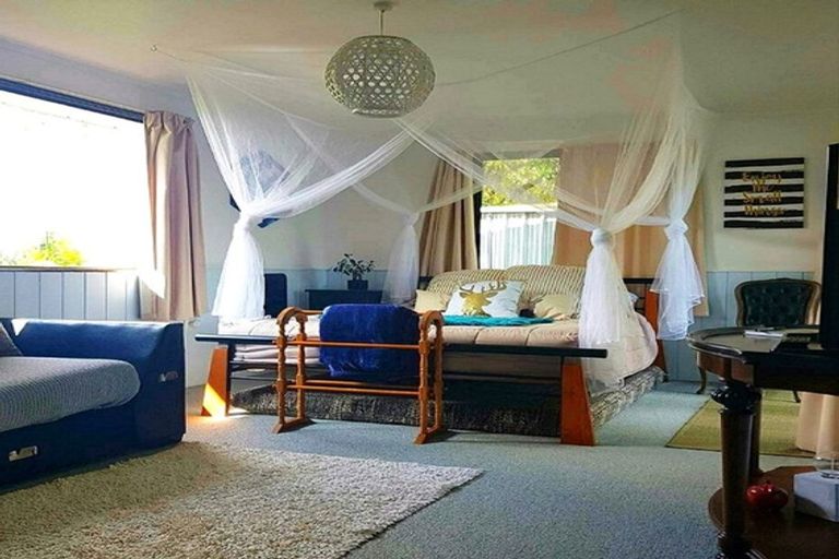 Photo of property in 2 Epping Place, Richmond Heights, Taupo, 3330