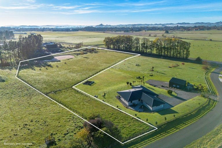 Photo of property in 18 Jg Wilson Drive, Waipukurau, 4281