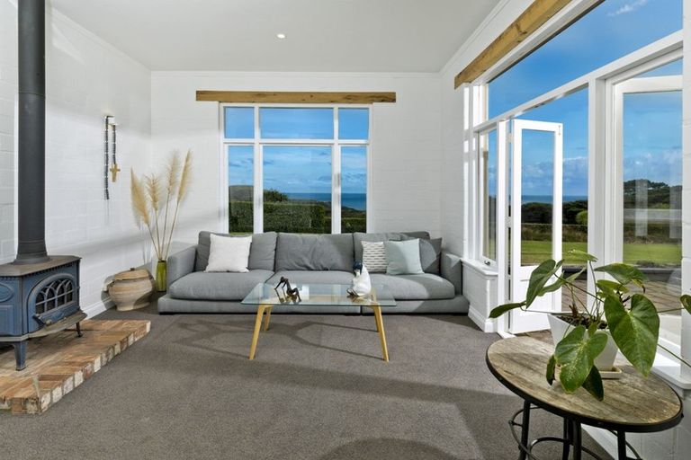 Photo of property in 563 Oaia Road, Muriwai, Waimauku, 0881