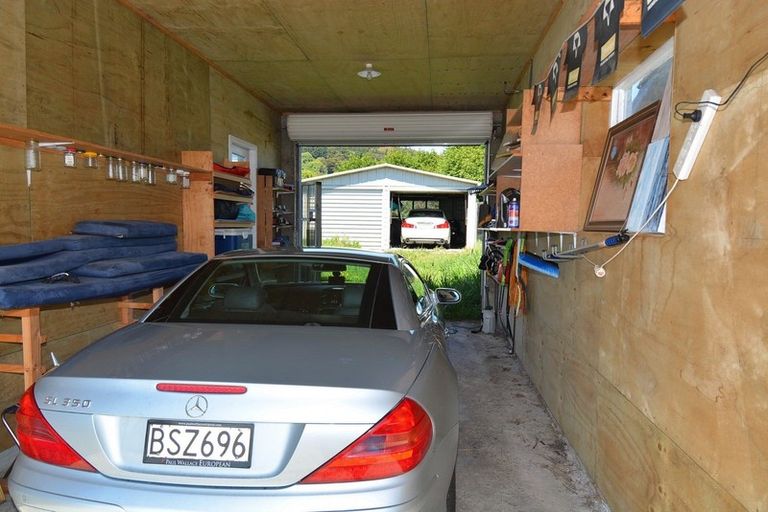 Photo of property in 258 Marine Parade, Bluff, 9814