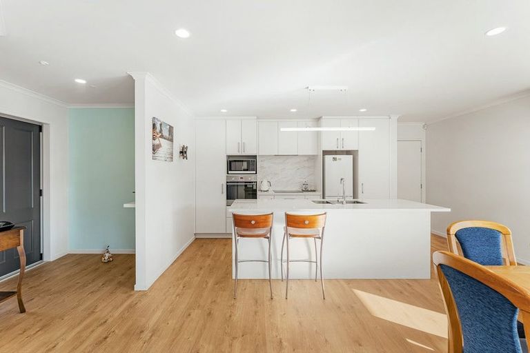 Photo of property in 34 Butterworth Crescent, Papamoa Beach, Papamoa, 3118