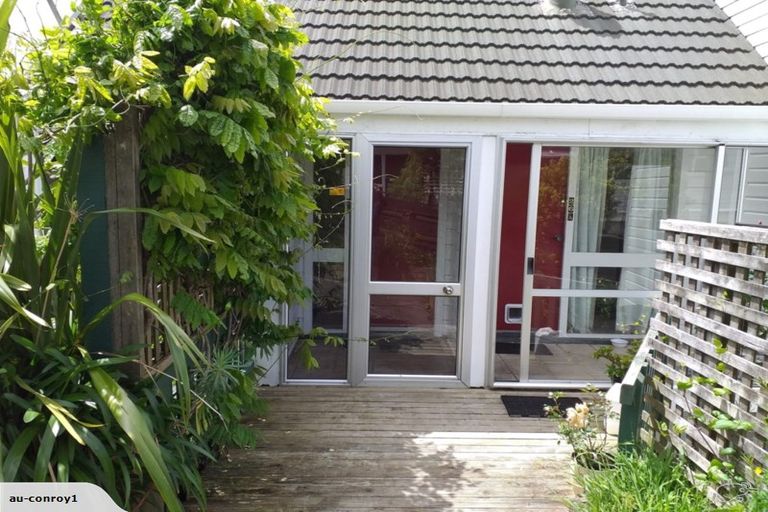 Photo of property in 26-26a Chartwell Drive, Crofton Downs, Wellington, 6035