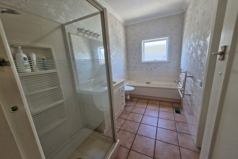 Photo of property in 13 Waikare Street, Karori, Wellington, 6012