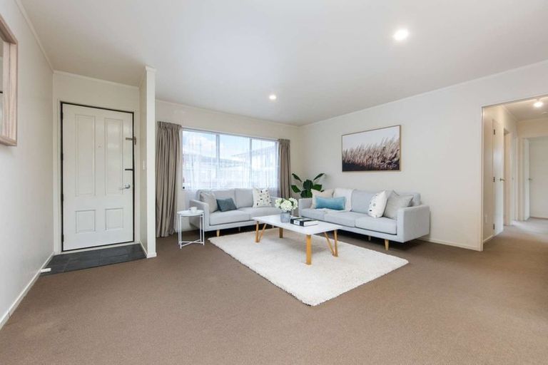 Photo of property in 1/111 Sturges Road, Henderson, Auckland, 0612