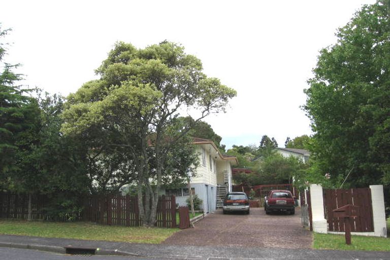 Photo of property in 21 Sequoia Place, Sunnynook, Auckland, 0620