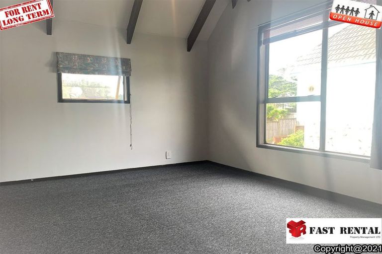 Photo of property in 2/46 Tree View Avenue, Glenfield, Auckland, 0629